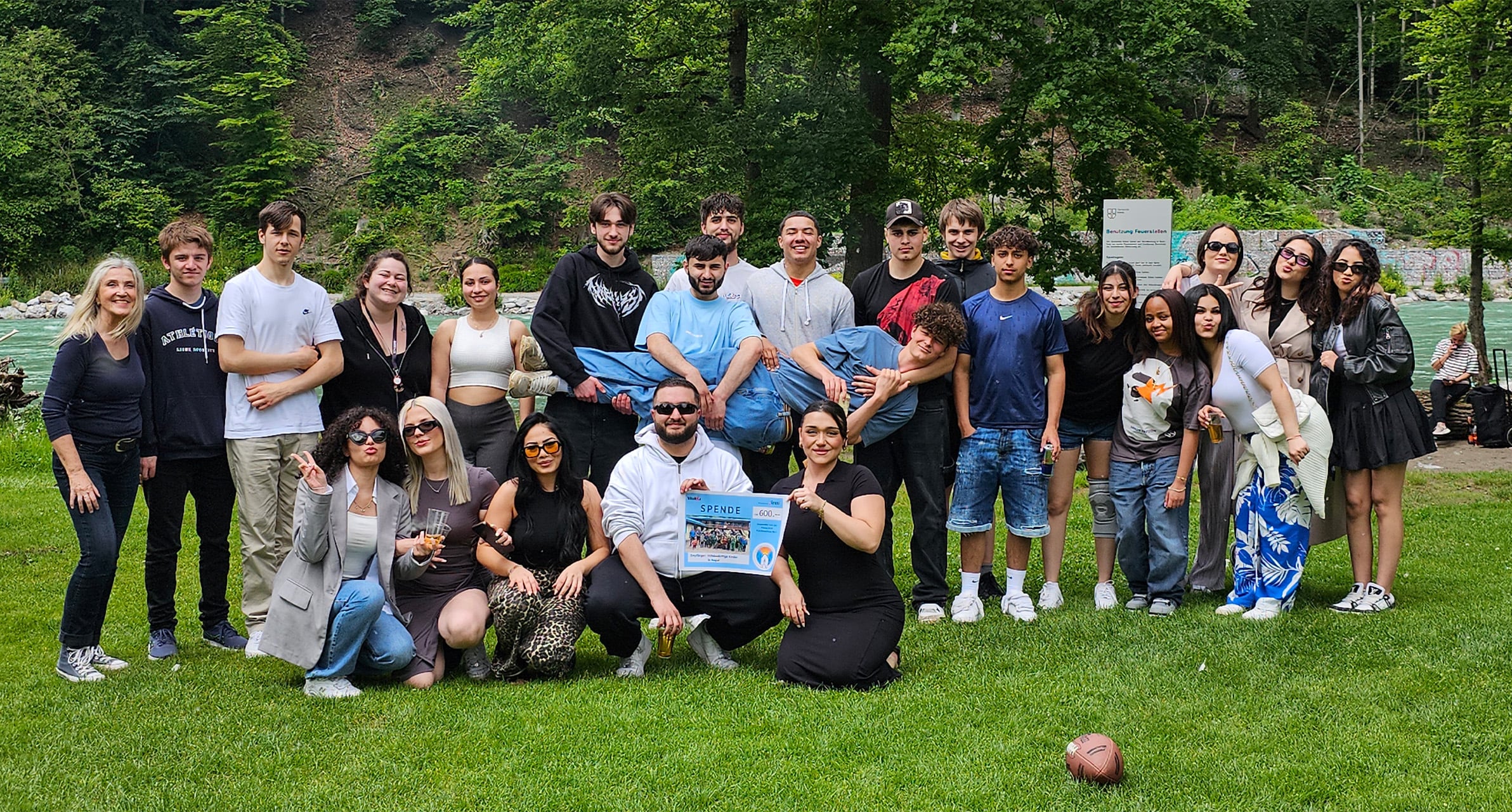 Gruppenfoto der Schülerinnen und Schüler