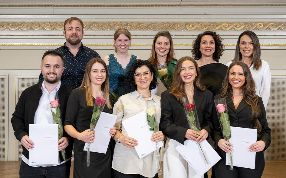 Absolventinnen und Absolventen der Klasse H2X (Frühling).