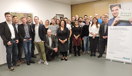 Gruppenfoto Studierende des Lehrgangs (Bild: Feusi Solothurn)