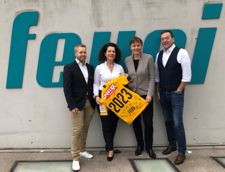 v.l.n.r. Christian Franke (Chef Nachwuchs und Frauen BSC YB), Sandra von May-Granelli (Inhaberin Feusi Bildungszentrum), Corinne Schmidhauser (Leiterin Sportschulen), René Hitz (Senior Account Manager BSC YB) (Foto MKT Feusi)